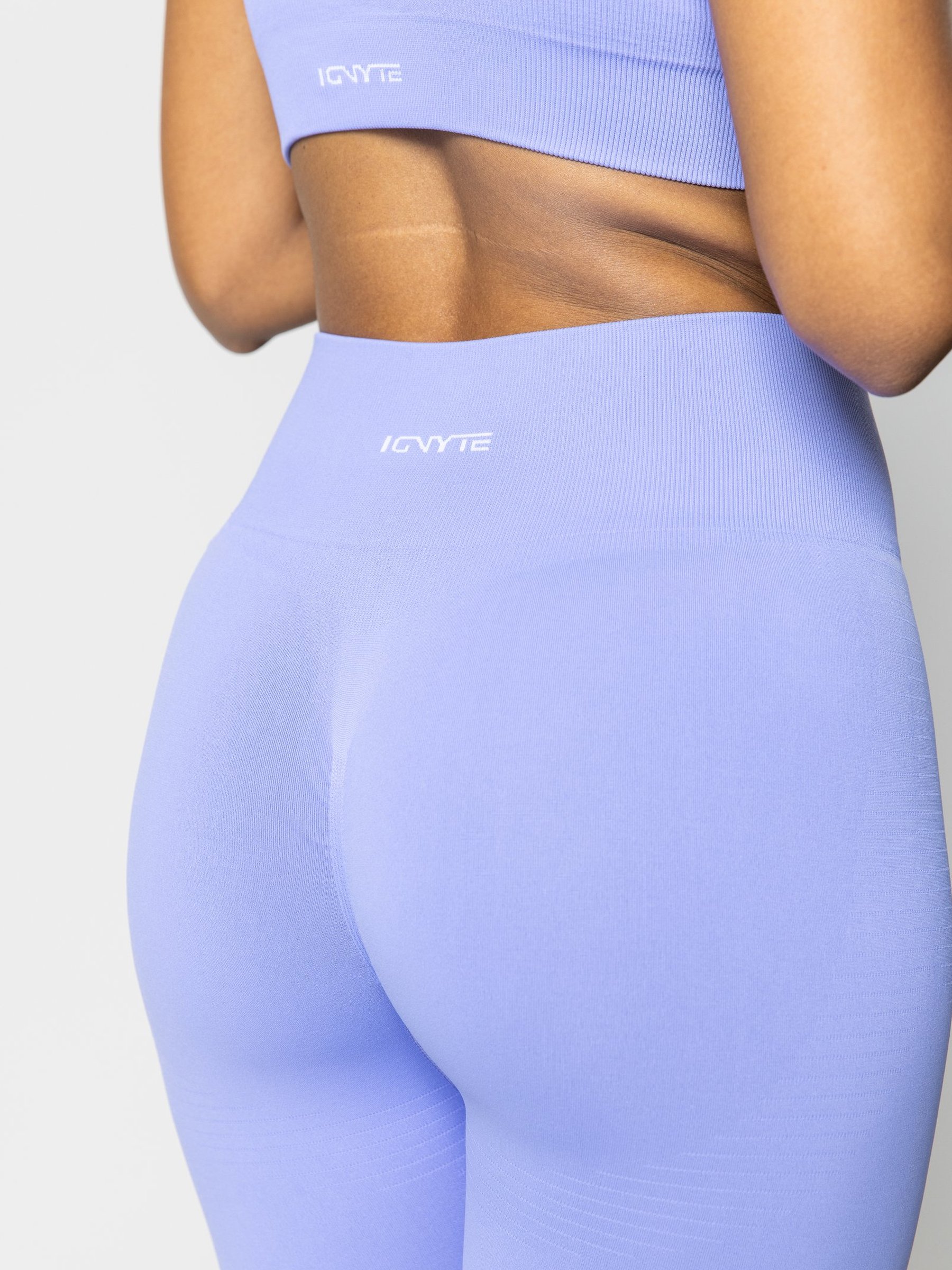 Seamless Leggings in Jacaranda — gallery view
