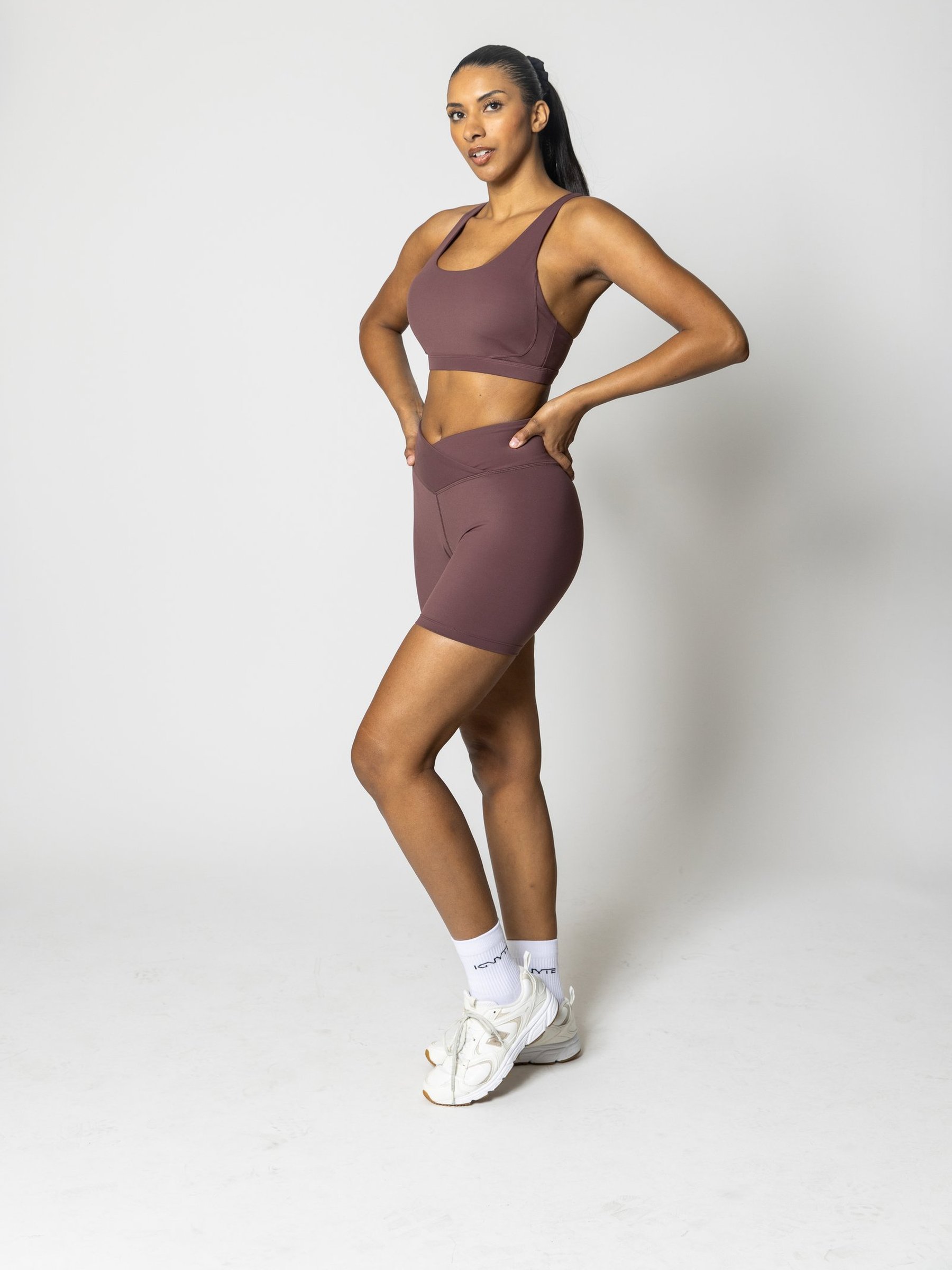 Vyper Sports Bra in Mauve — gallery view