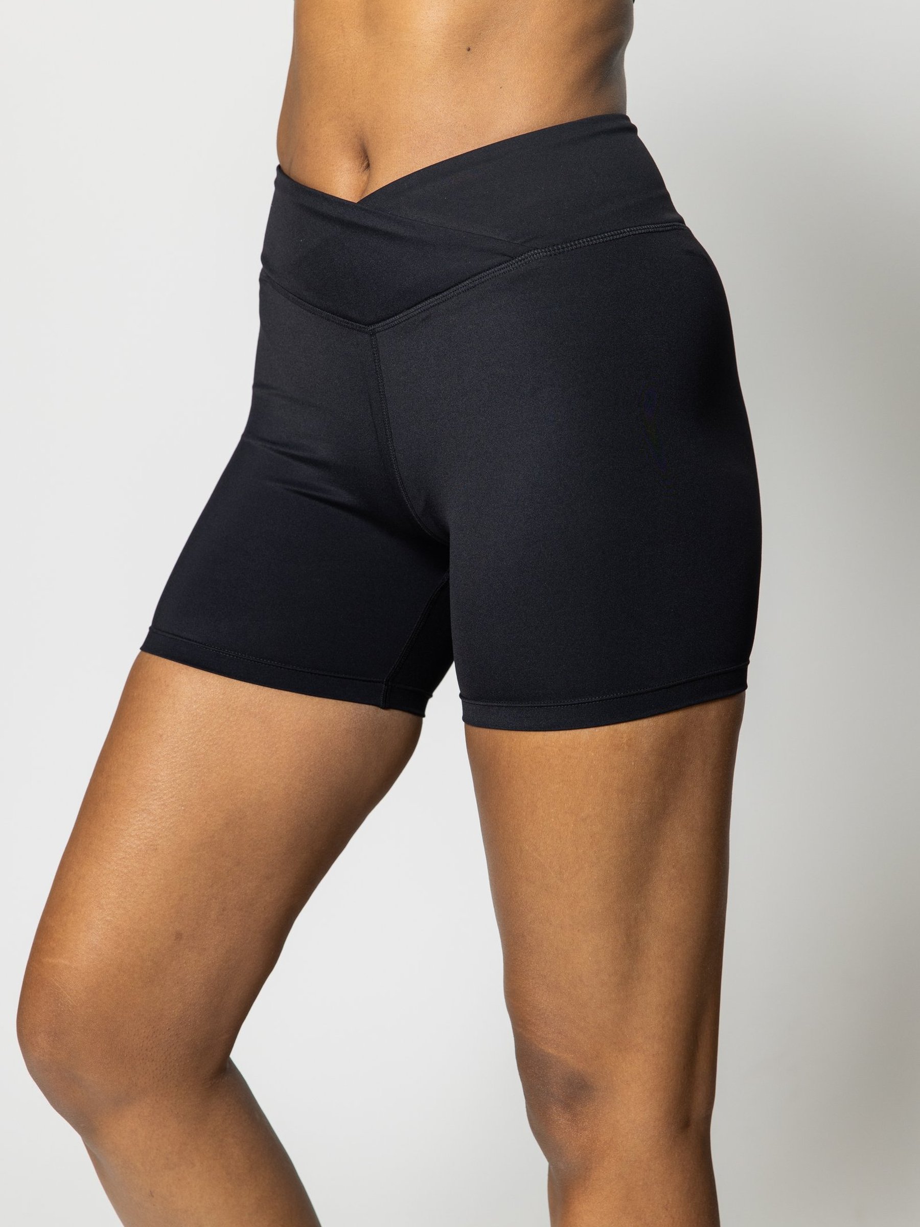 Sculpt Shorts in Black